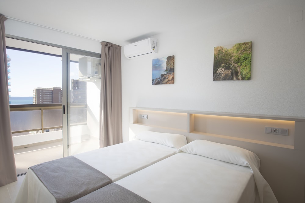 Aparthotel BCL Levante Club — Hotel rooms in Benidorm, Valencian Community