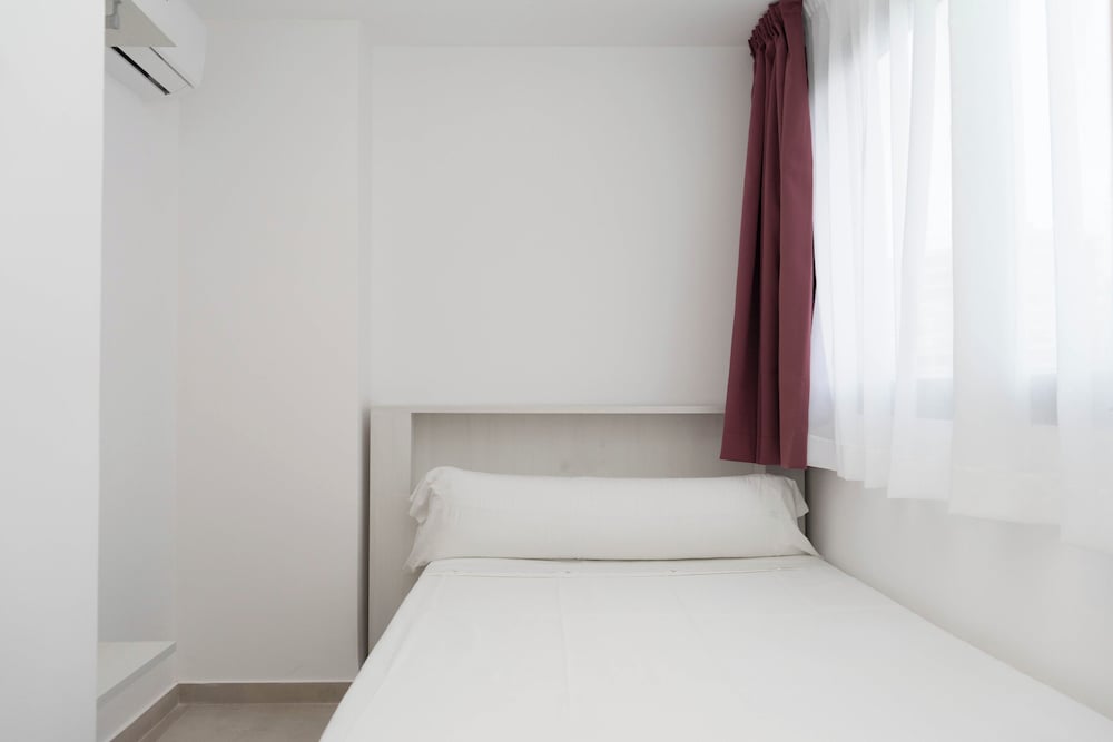 Aparthotel BCL Levante Club — Hotel rooms in Benidorm, Valencian Community
