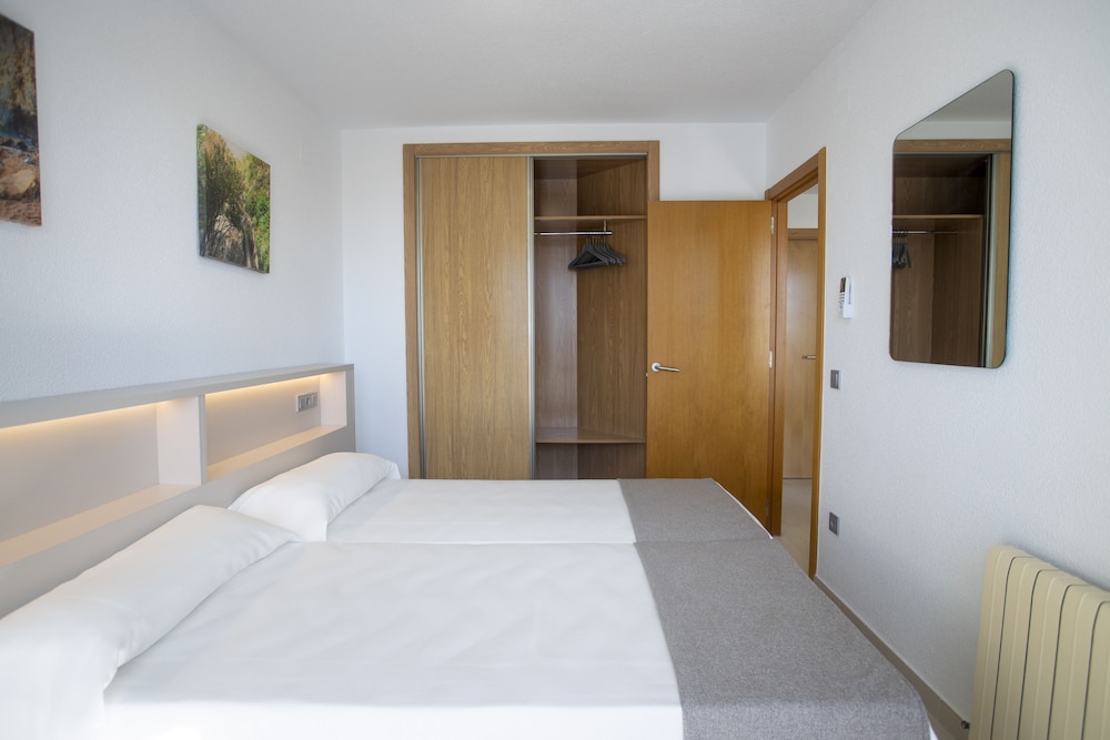 Aparthotel BCL Levante Club — Hotel rooms in Benidorm, Valencian Community