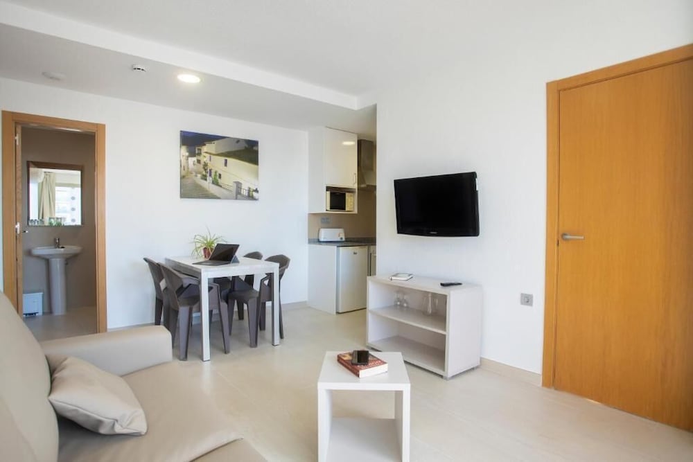 Aparthotel BCL Levante Club — Hotel rooms in Benidorm, Valencian Community