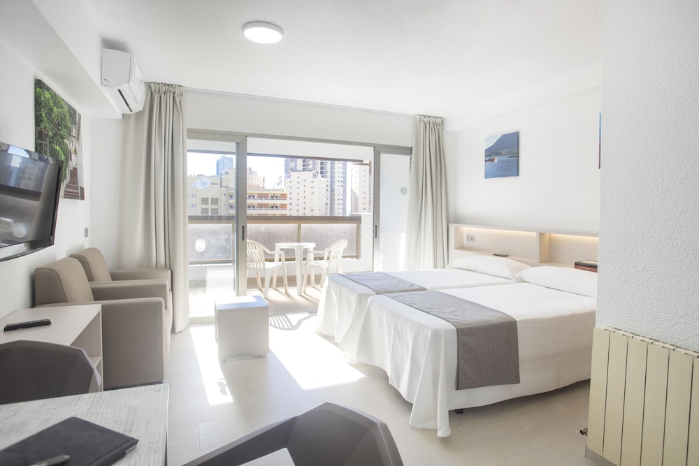 Aparthotel BCL Levante Club — Hotel rooms in Benidorm, Valencian Community