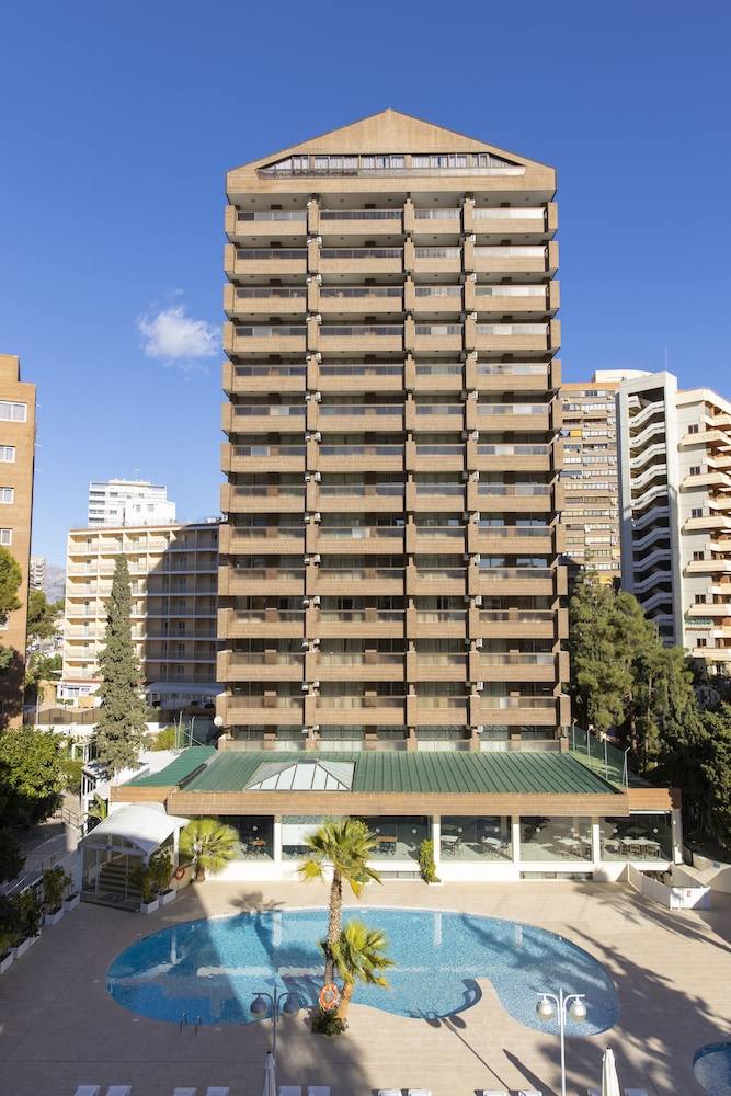 Aparthotel BCL Levante Club — Hotel building in Benidorm, Valencian Community
