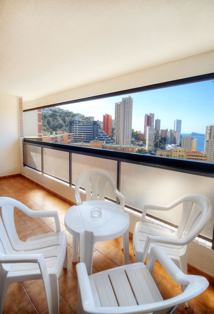 Aparthotel BCL Levante Club — Hotel rooms in Benidorm, Valencian Community