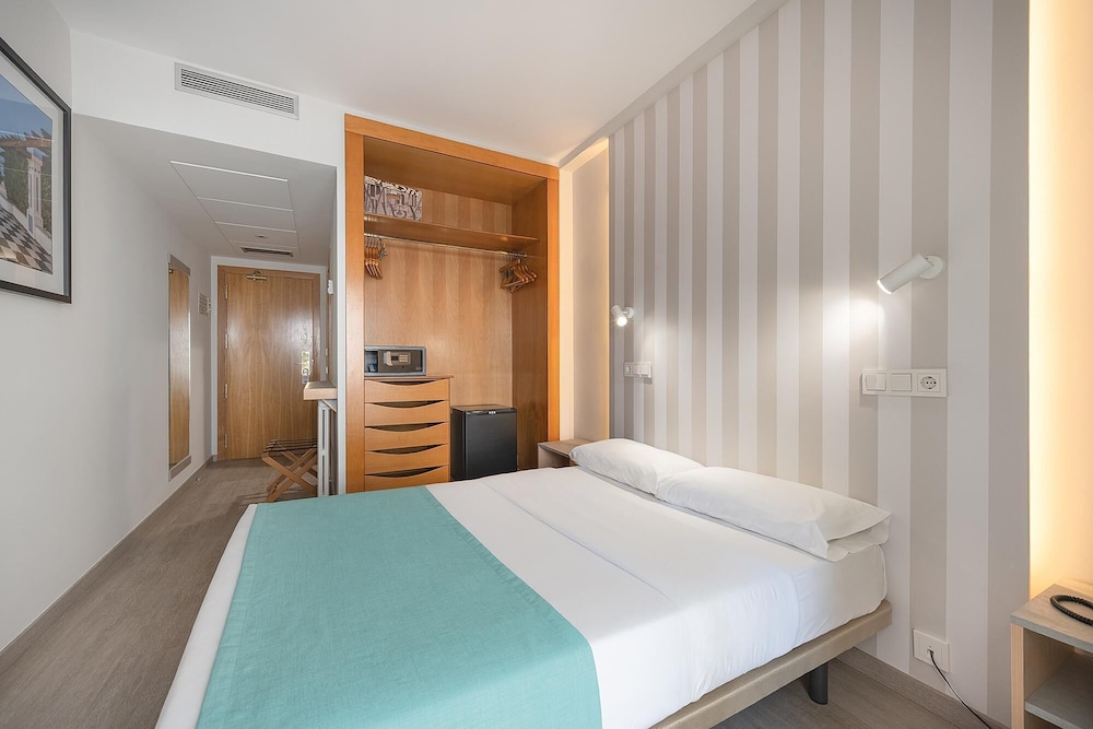 Poseidon Resort — Hotel rooms in Benidorm, Valencian Community