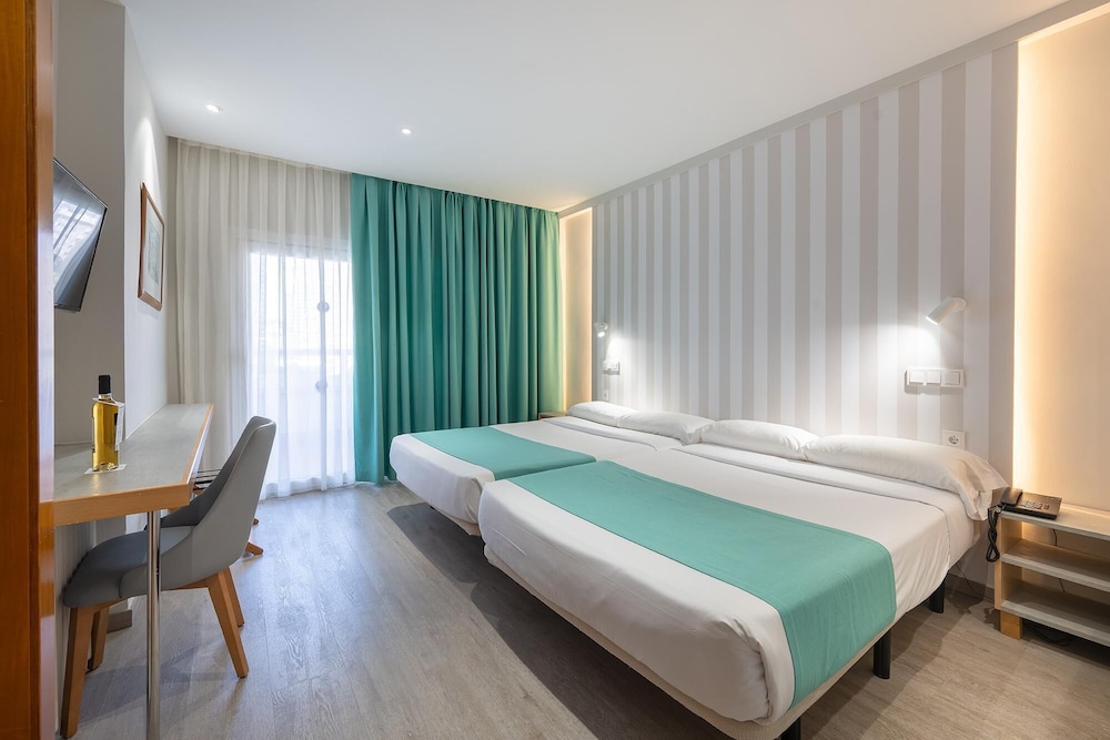 Poseidon Resort — Hotel rooms in Benidorm, Valencian Community