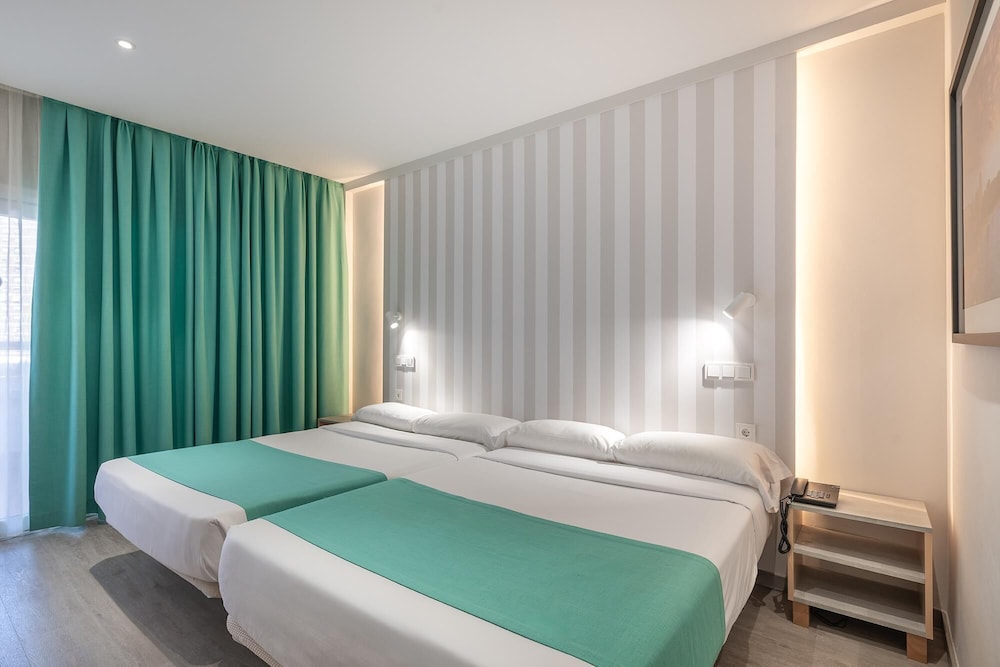 Poseidon Resort — Hotel rooms in Benidorm, Valencian Community