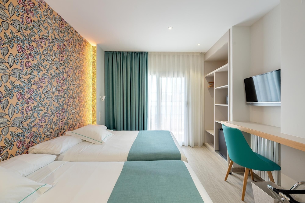 Poseidon Resort — Hotel rooms in Benidorm, Valencian Community