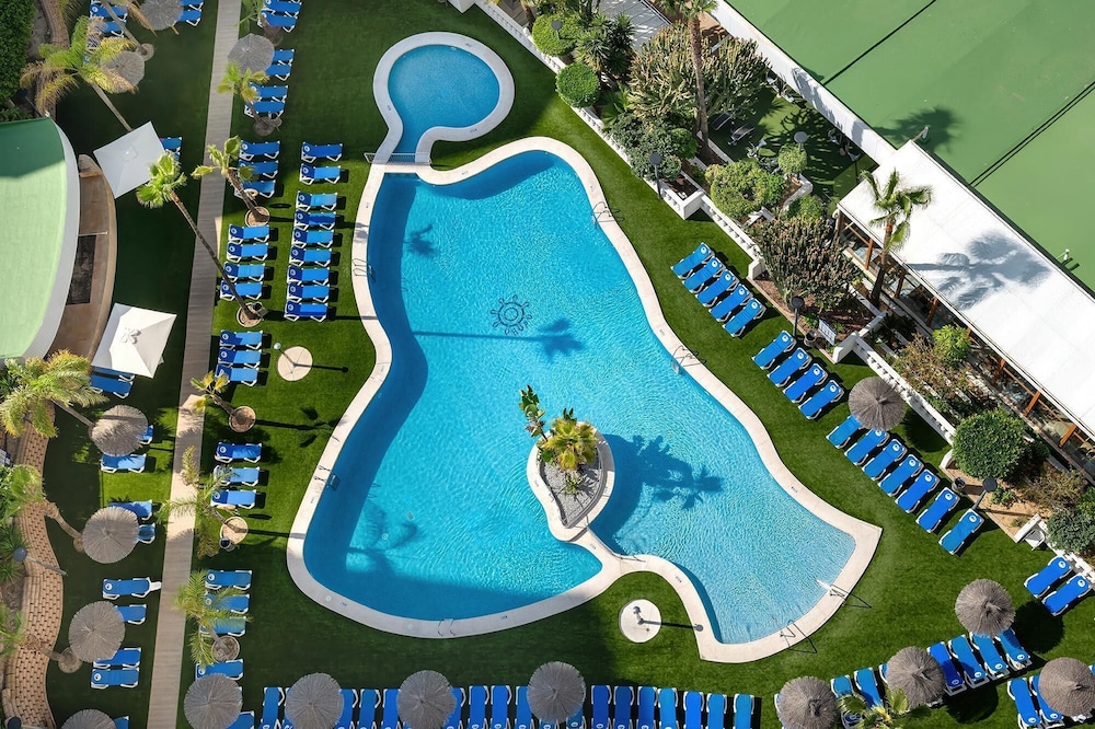 Poseidon Resort — Swimming pool in Benidorm, Valencian Community