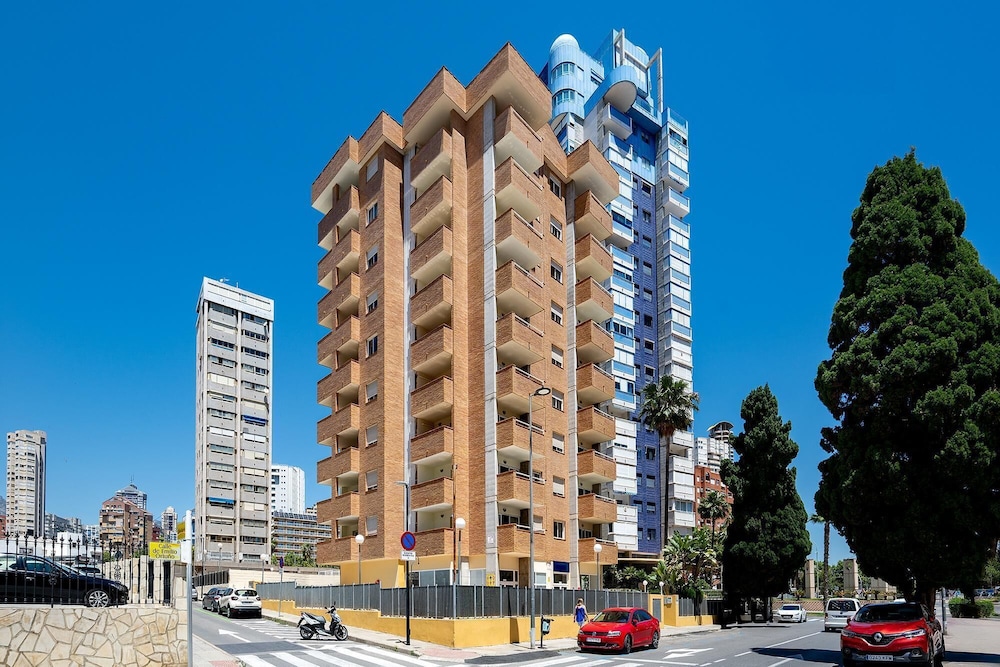 Poseidon Resort — Hotel building in Benidorm, Valencian Community