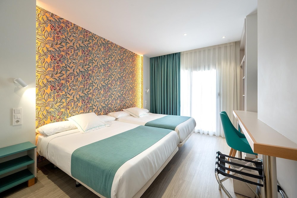 Poseidon Resort — Hotel rooms in Benidorm, Valencian Community