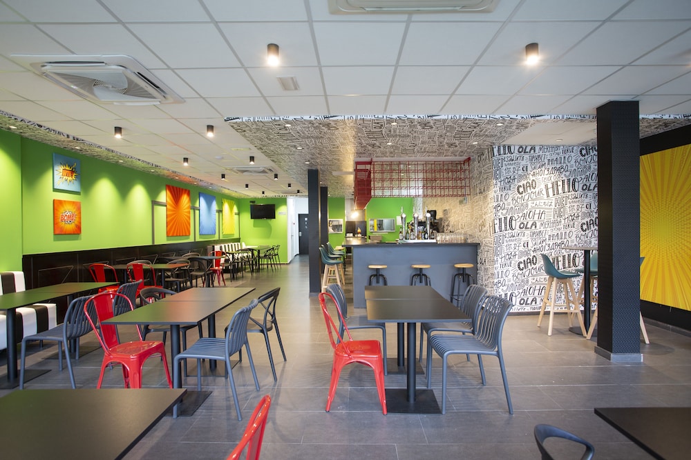 Casual Pop Art Hotel by Casual Hoteles — Restaurant & bars in Benidorm, Valencian Community