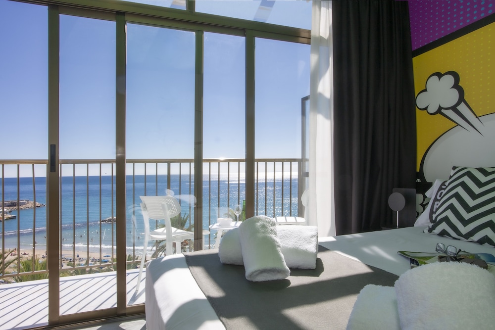 Casual Pop Art Hotel by Casual Hoteles — Hotel rooms in Benidorm, Valencian Community