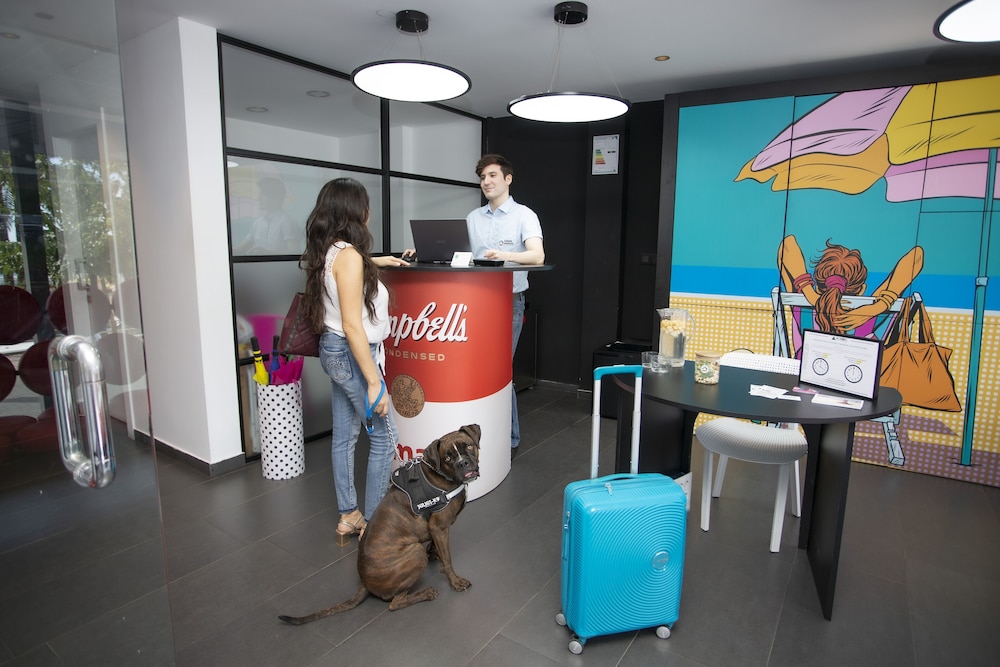 Casual Pop Art Hotel by Casual Hoteles — Hotel building in Benidorm, Valencian Community