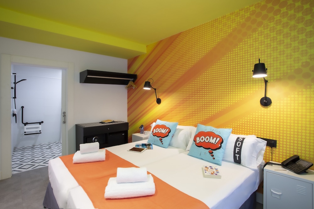 Casual Pop Art Hotel by Casual Hoteles — Hotel rooms in Benidorm, Valencian Community
