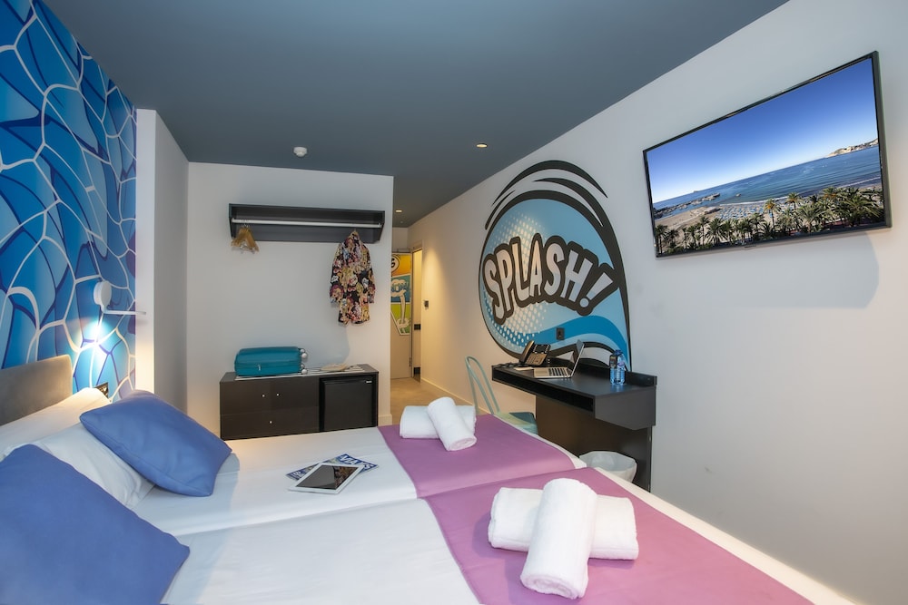 Casual Pop Art Hotel by Casual Hoteles — Hotel rooms in Benidorm, Valencian Community