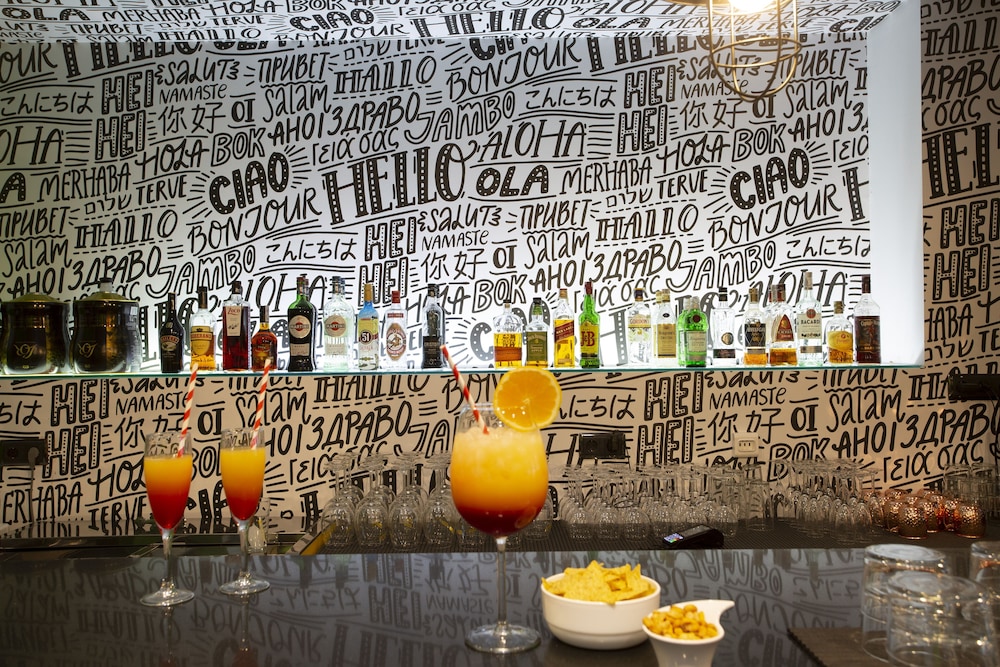 Casual Pop Art Hotel by Casual Hoteles — Restaurant & bars in Benidorm, Valencian Community