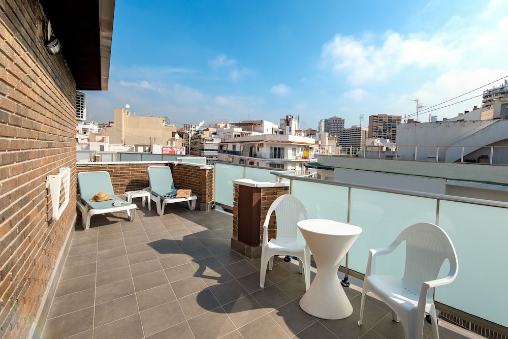 Climia 2Sleep Apartments — Hotel building in Benidorm, Valencian Community