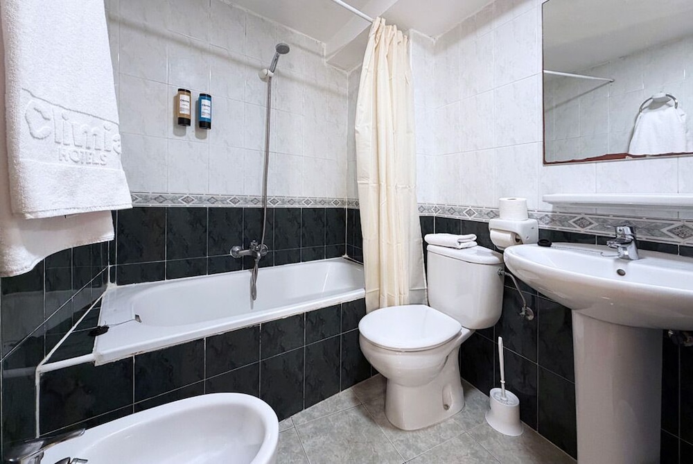 Climia 2Sleep Apartments — Hotel rooms in Benidorm, Valencian Community