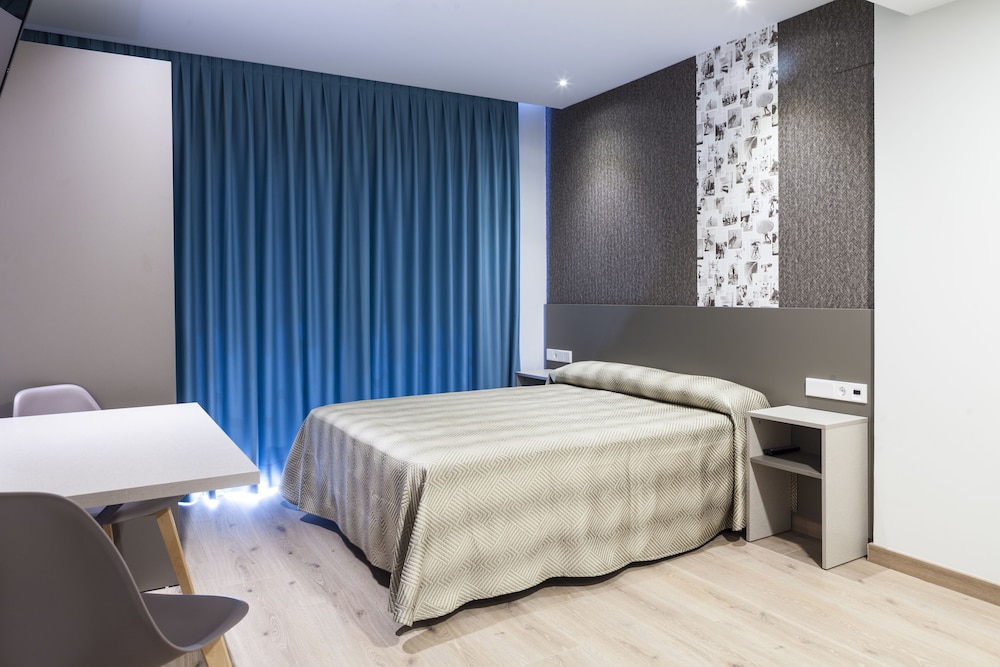 Climia 2Sleep Apartments — Hotel rooms in Benidorm, Valencian Community