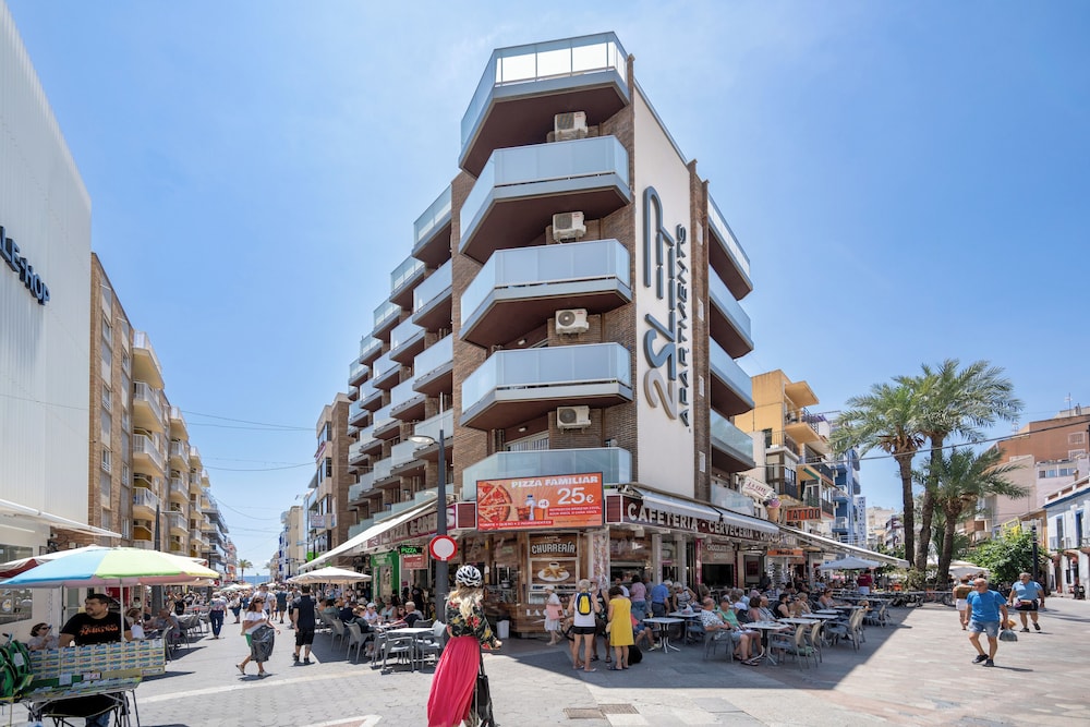 Climia 2Sleep Apartments — Hotel building in Benidorm, Valencian Community