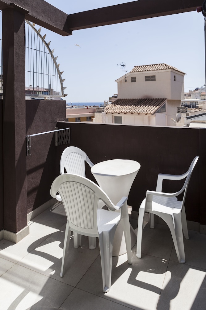 Climia 2Sleep Apartments — Hotel building in Benidorm, Valencian Community