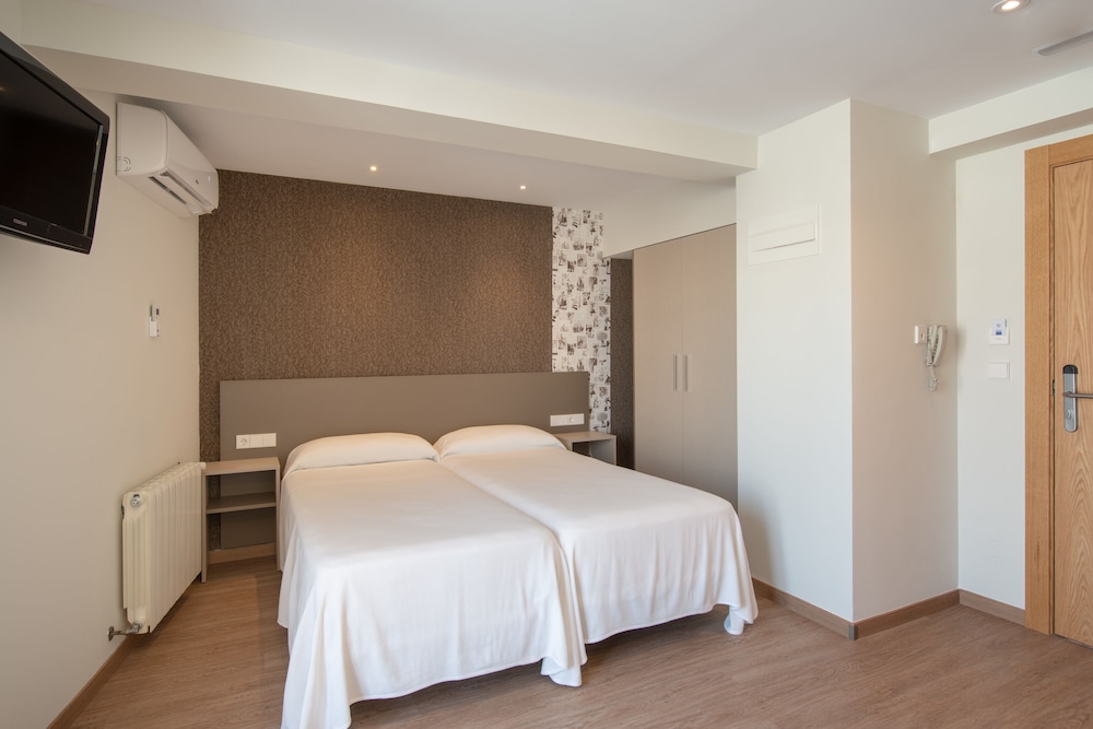 Climia 2Sleep Apartments — Hotel rooms in Benidorm, Valencian Community