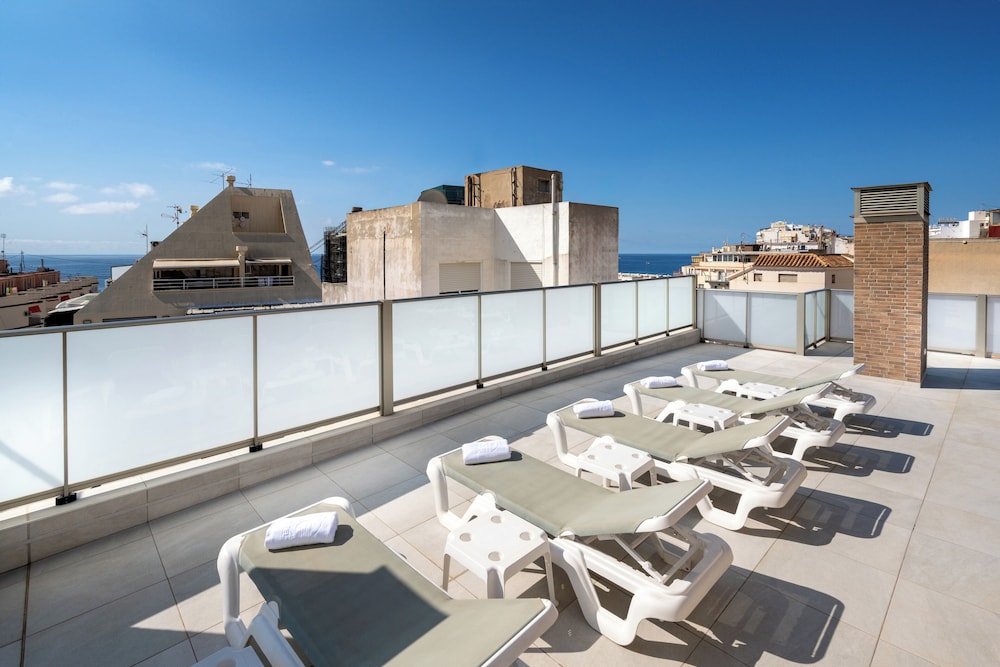 Climia 2Sleep Apartments — Hotel building in Benidorm, Valencian Community
