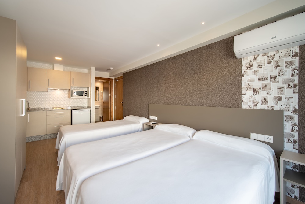 Climia 2Sleep Apartments — Hotel rooms in Benidorm, Valencian Community