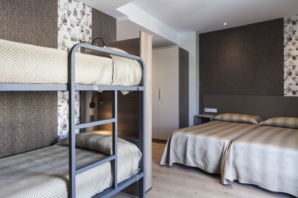 Climia 2Sleep Apartments — Hotel rooms in Benidorm, Valencian Community