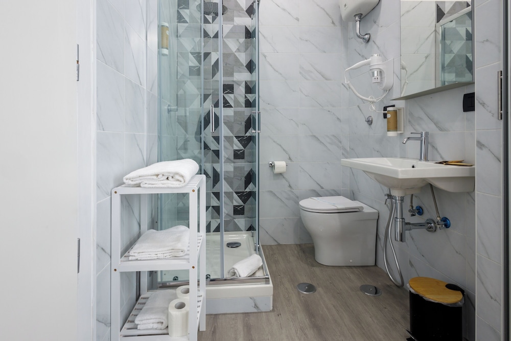 Crossroad Hotel — Hotel rooms in Rome, Lazio