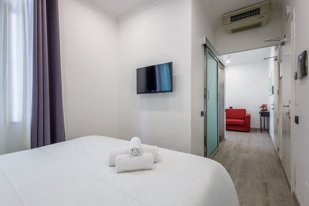 Crossroad Hotel — Hotel rooms in Rome, Lazio