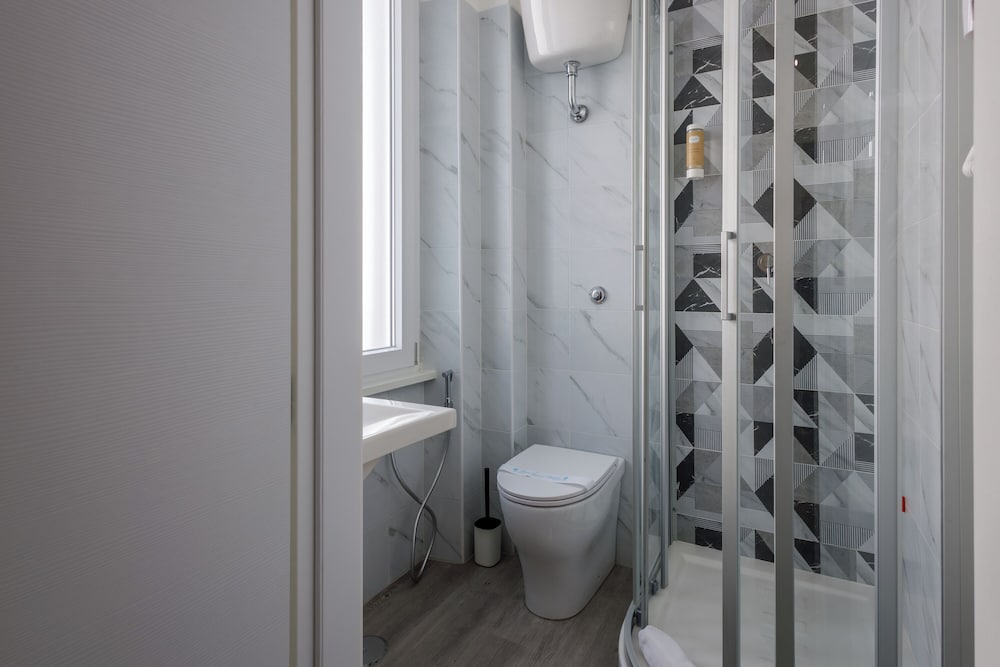 Crossroad Hotel — Hotel rooms in Rome, Lazio