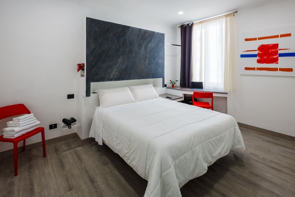 Crossroad Hotel — Hotel rooms in Rome, Lazio