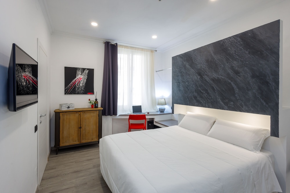 Crossroad Hotel — Hotel rooms in Rome, Lazio