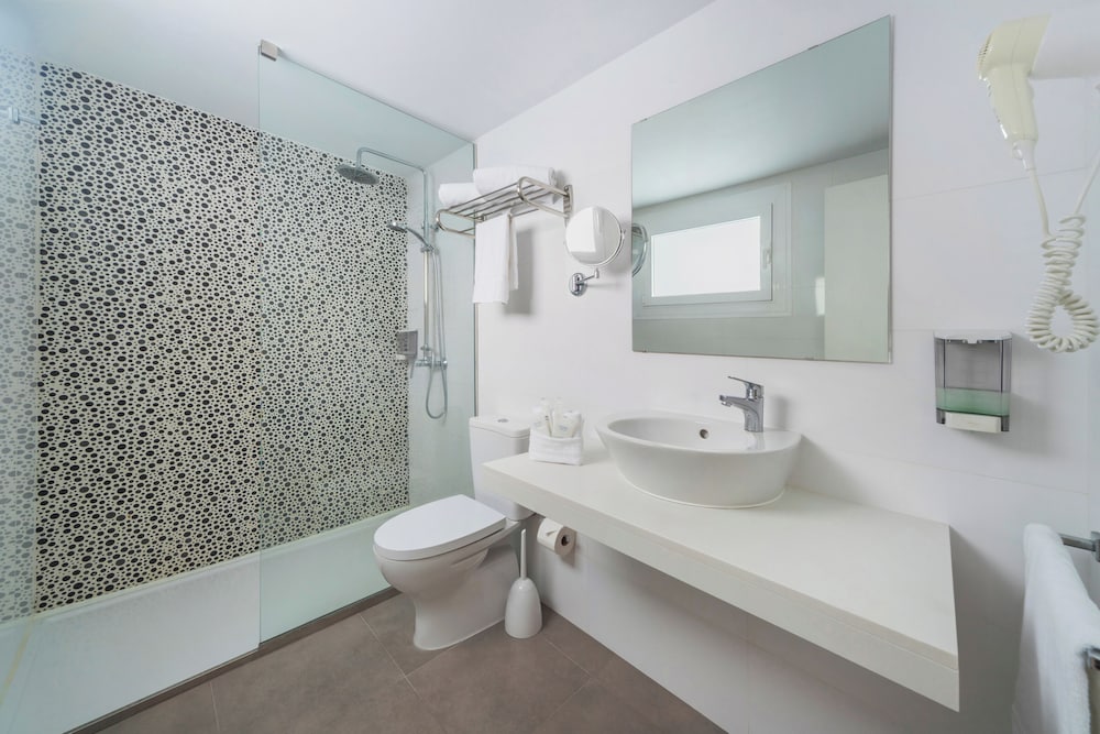 Club Simo Aparthotel — Hotel rooms in Cala Millor, Balearic Islands