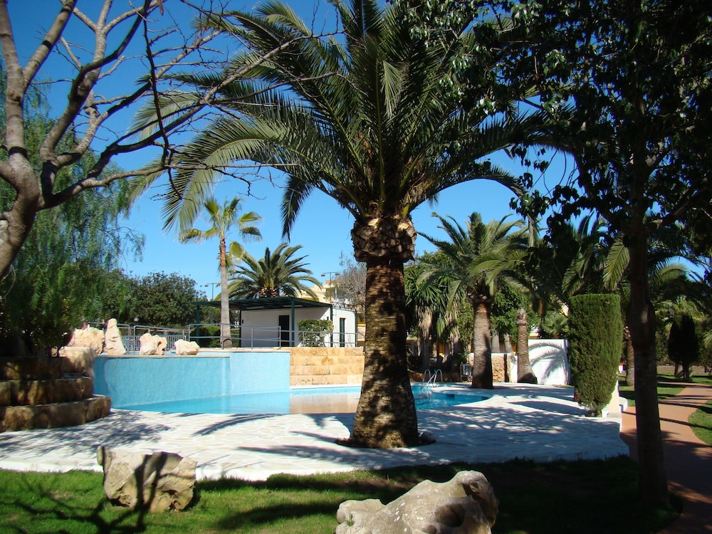 Club Simo Aparthotel — Swimming pool in Cala Millor, Balearic Islands