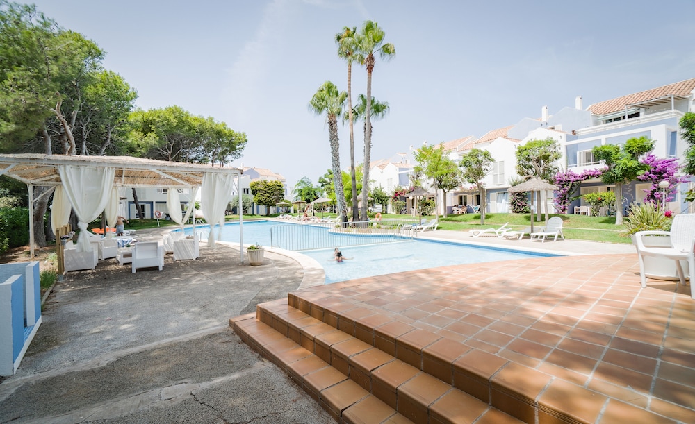 Club Ciudadela Aparthotel — Swimming pool in Cala'n Bosch, Balearic Islands