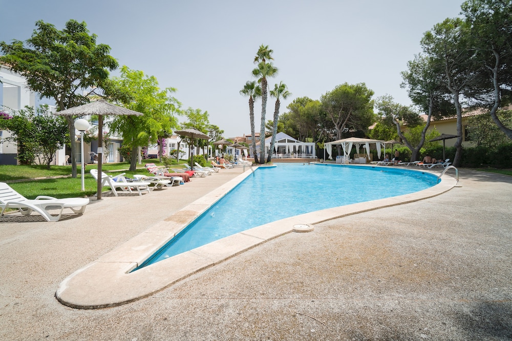 Club Ciudadela Aparthotel — Swimming pool in Cala'n Bosch, Balearic Islands