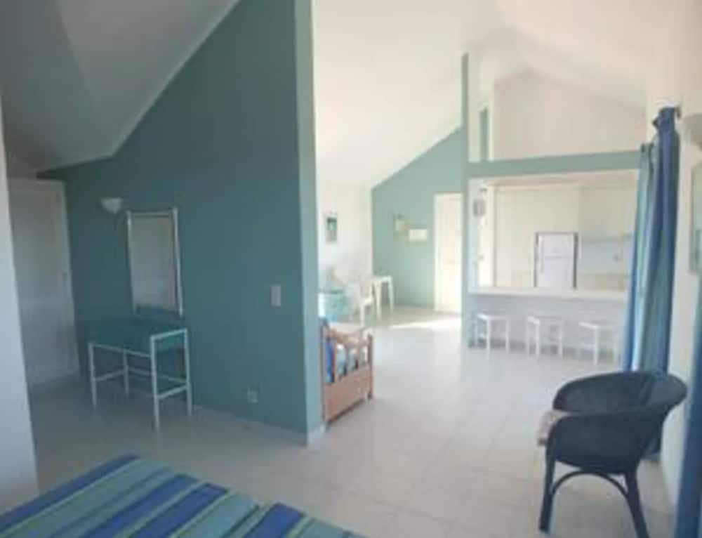 Club Ciudadela Aparthotel — Hotel rooms in Cala'n Bosch, Balearic Islands