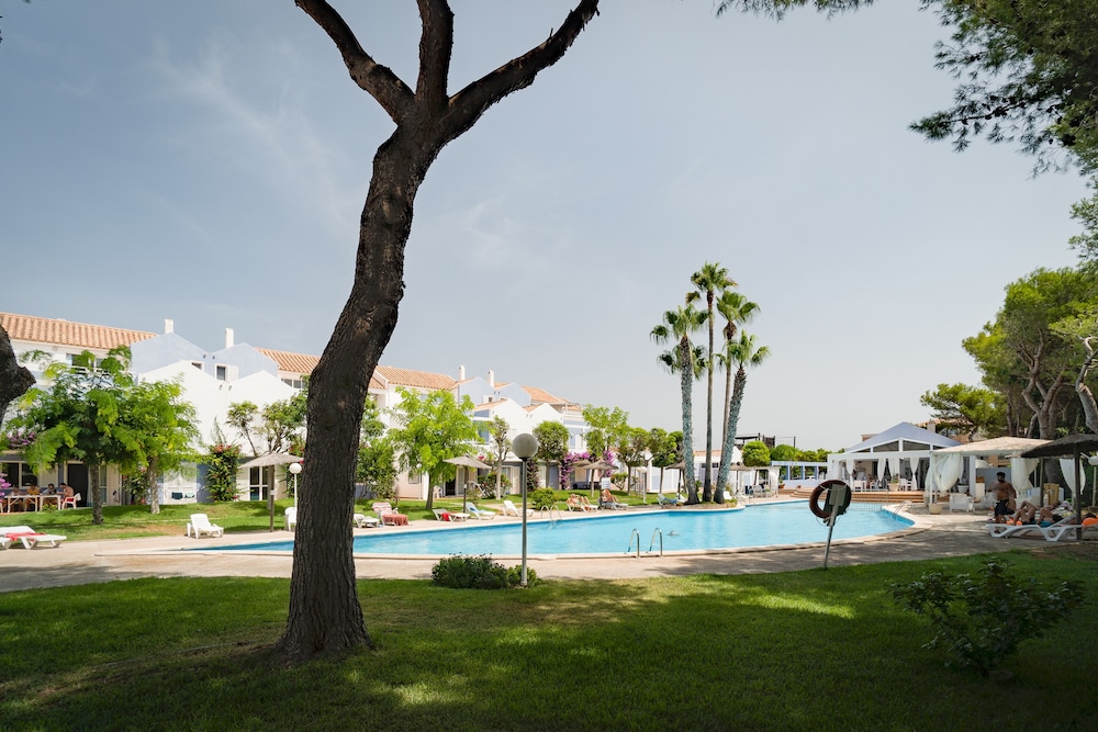 Club Ciudadela Aparthotel — Swimming pool in Cala'n Bosch, Balearic Islands