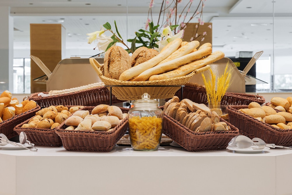 Els Pins Resort and Spa — Restaurant & bars in San Antonio, Balearic Islands