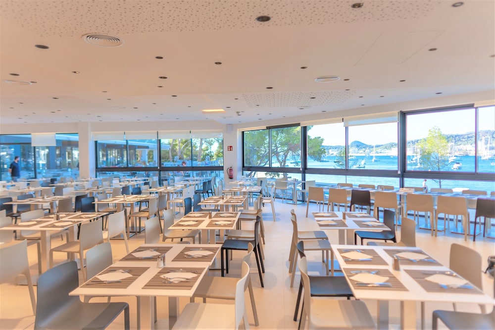 Els Pins Resort and Spa — Restaurant & bars in San Antonio, Balearic Islands