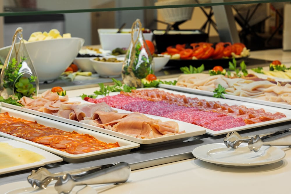 Els Pins Resort and Spa — Restaurant & bars in San Antonio, Balearic Islands