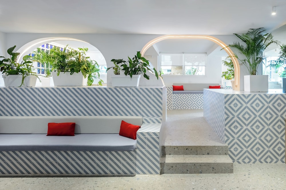 Hotel Vibra Isola - Adults Only — Restaurant & bars in Playa d'en Bossa, Balearic Islands