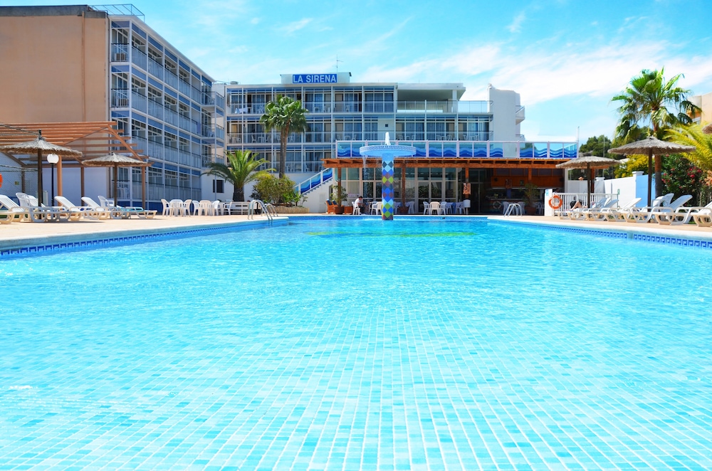 Aparthotel Vibra Bay — Swimming pool in San Antonio, Balearic Islands
