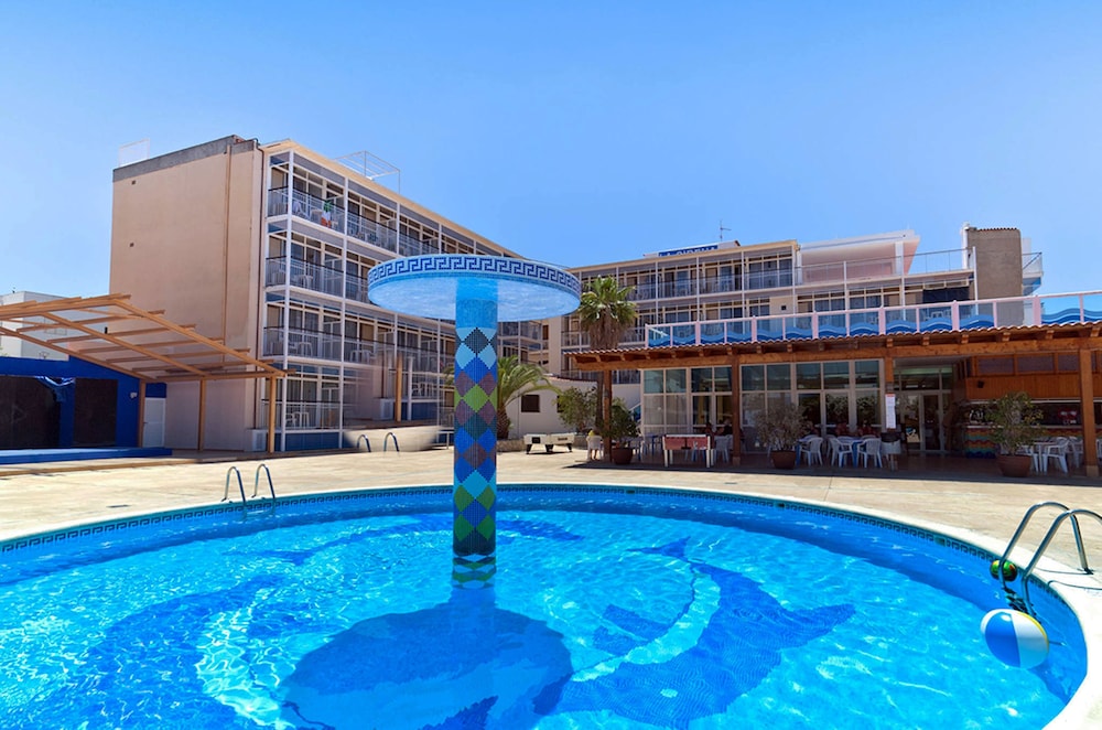Aparthotel Vibra Bay — Swimming pool in San Antonio, Balearic Islands