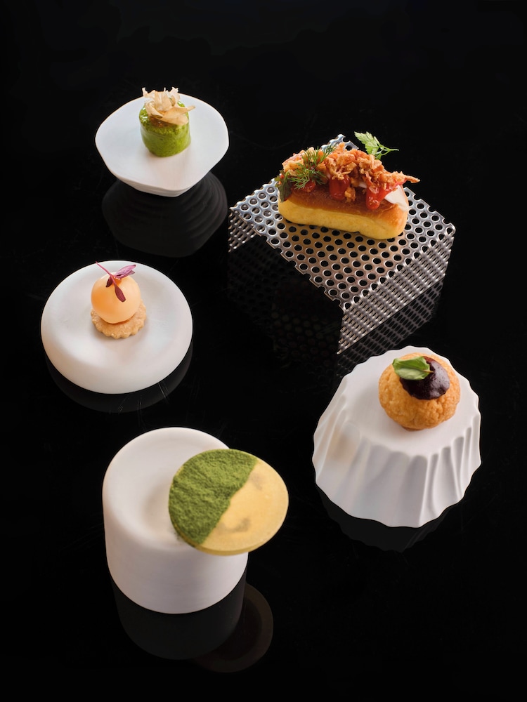 Palazzo Venezia — Restaurant & bars in Como, Lombardy