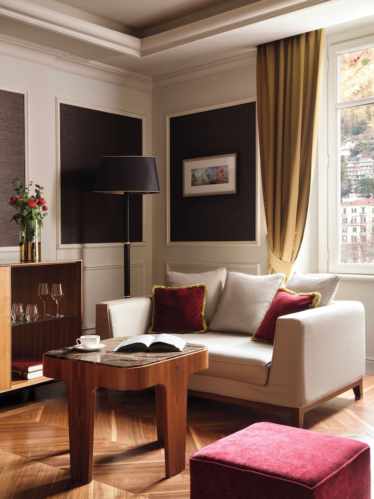 Palazzo Venezia — Hotel rooms in Como, Lombardy