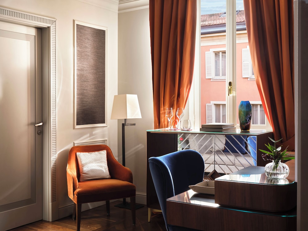 Palazzo Venezia — Hotel rooms in Como, Lombardy