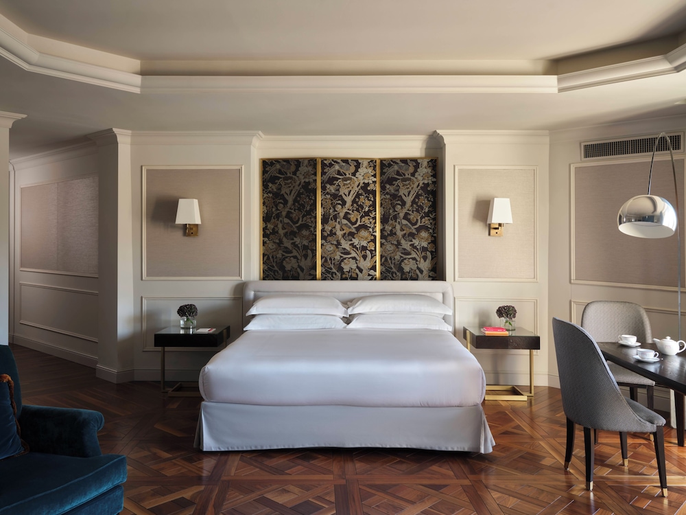 Palazzo Venezia — Hotel rooms in Como, Lombardy